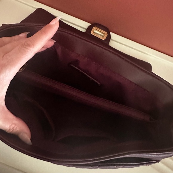 Badgley Mischka Red Quilted Shoulder Like New Travel Luggage Strap on Back - Picture 10 of 10